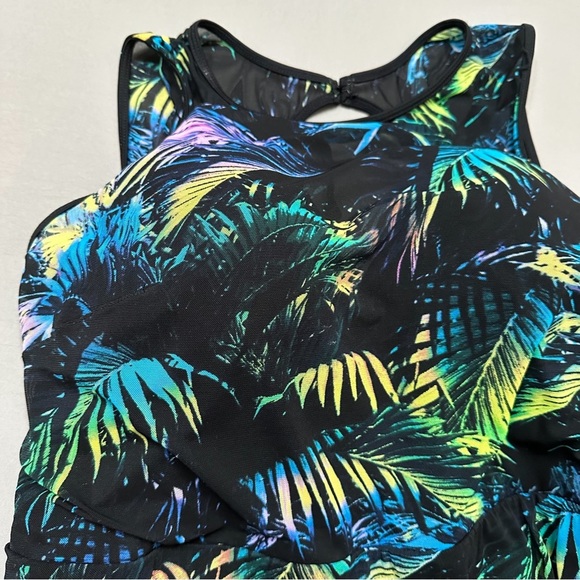 TORRID gorgeous palm leaf print one piece swimsuit with mesh overlay, 2X DD/F. - Picture 10 of 14
